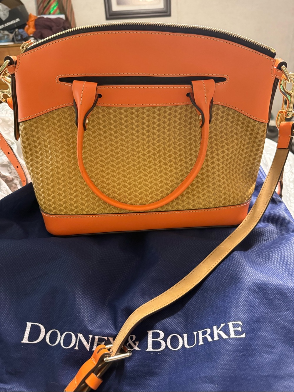 Dooney & Bourke - Picture 3 of 4